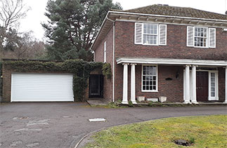 A Sws Seceuroglide Excel in White fitted in Sunningdale, Berkshire.